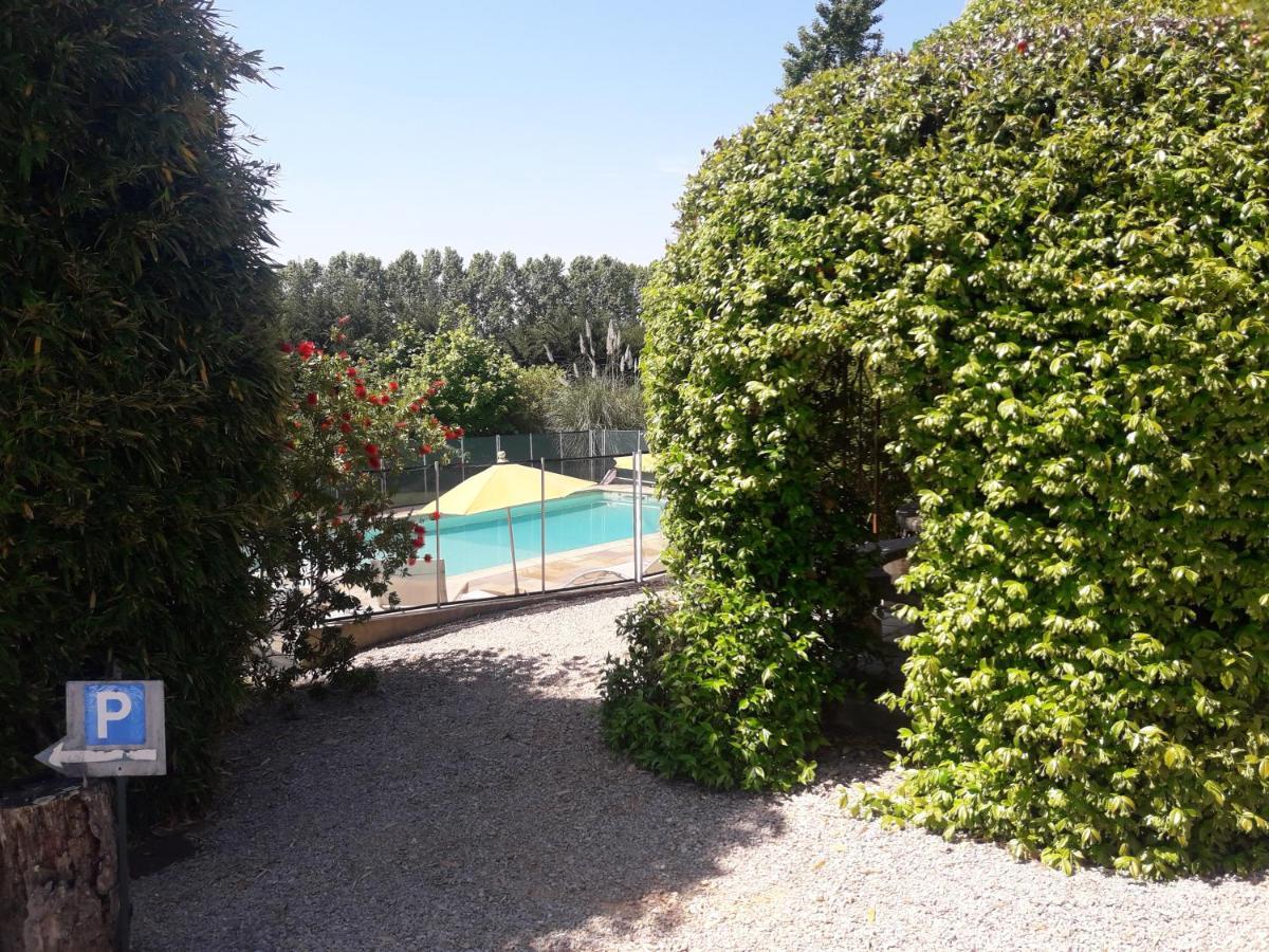 Les Arcades Apartment Файенс Екстериор снимка